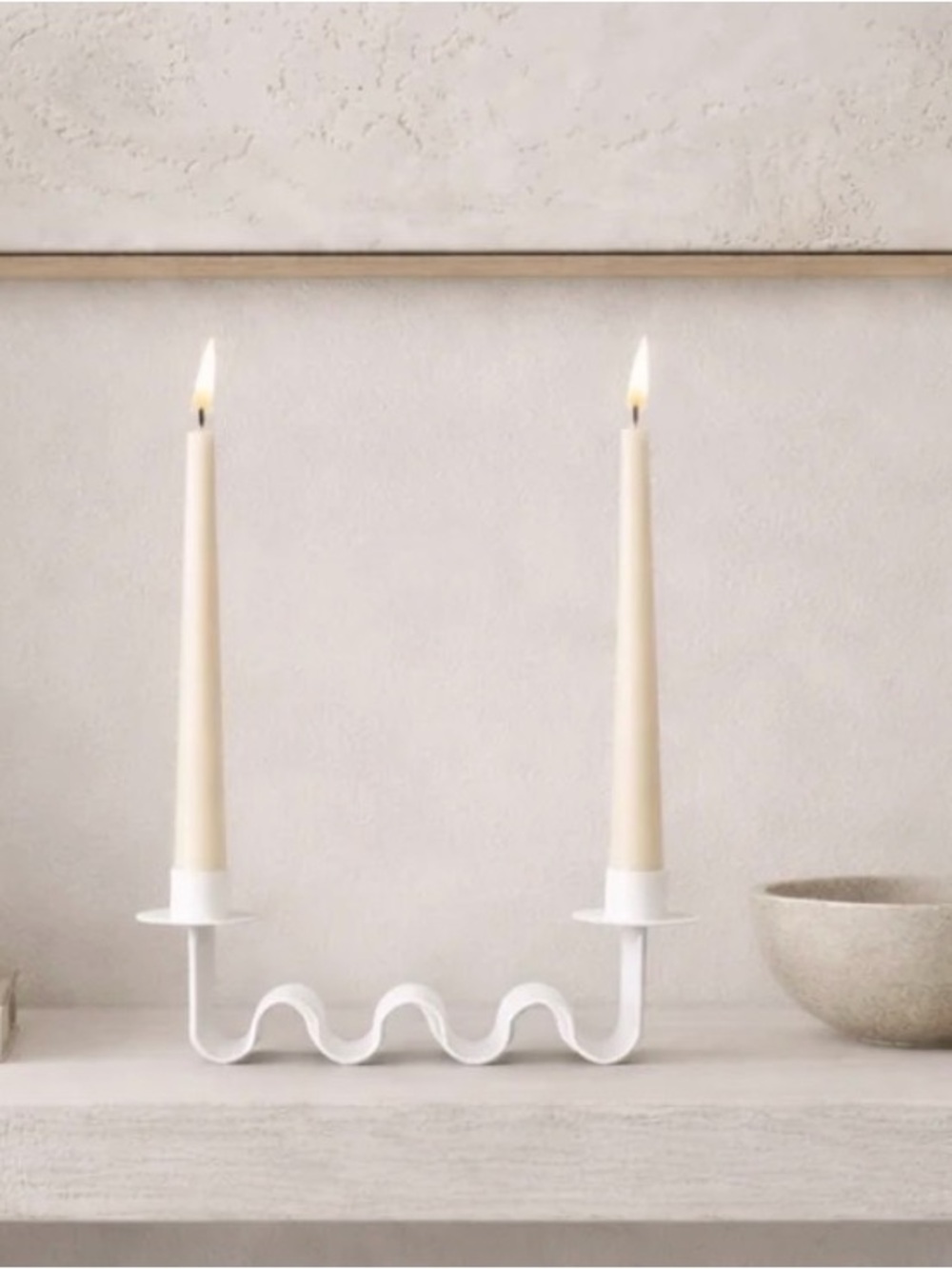 NWT MESO Wave-Base Creamy White Candle Holder with Cream Taper Candles